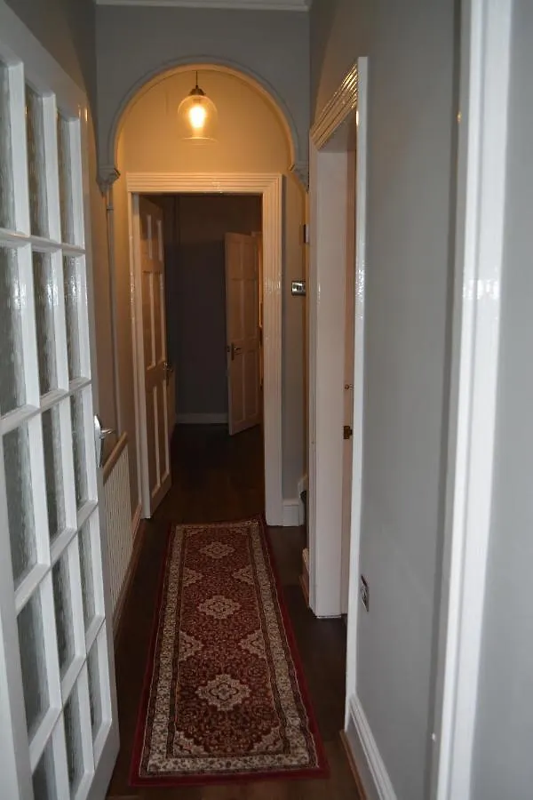 Luxury Home In York - Sleeps -5 , Free Parking ,